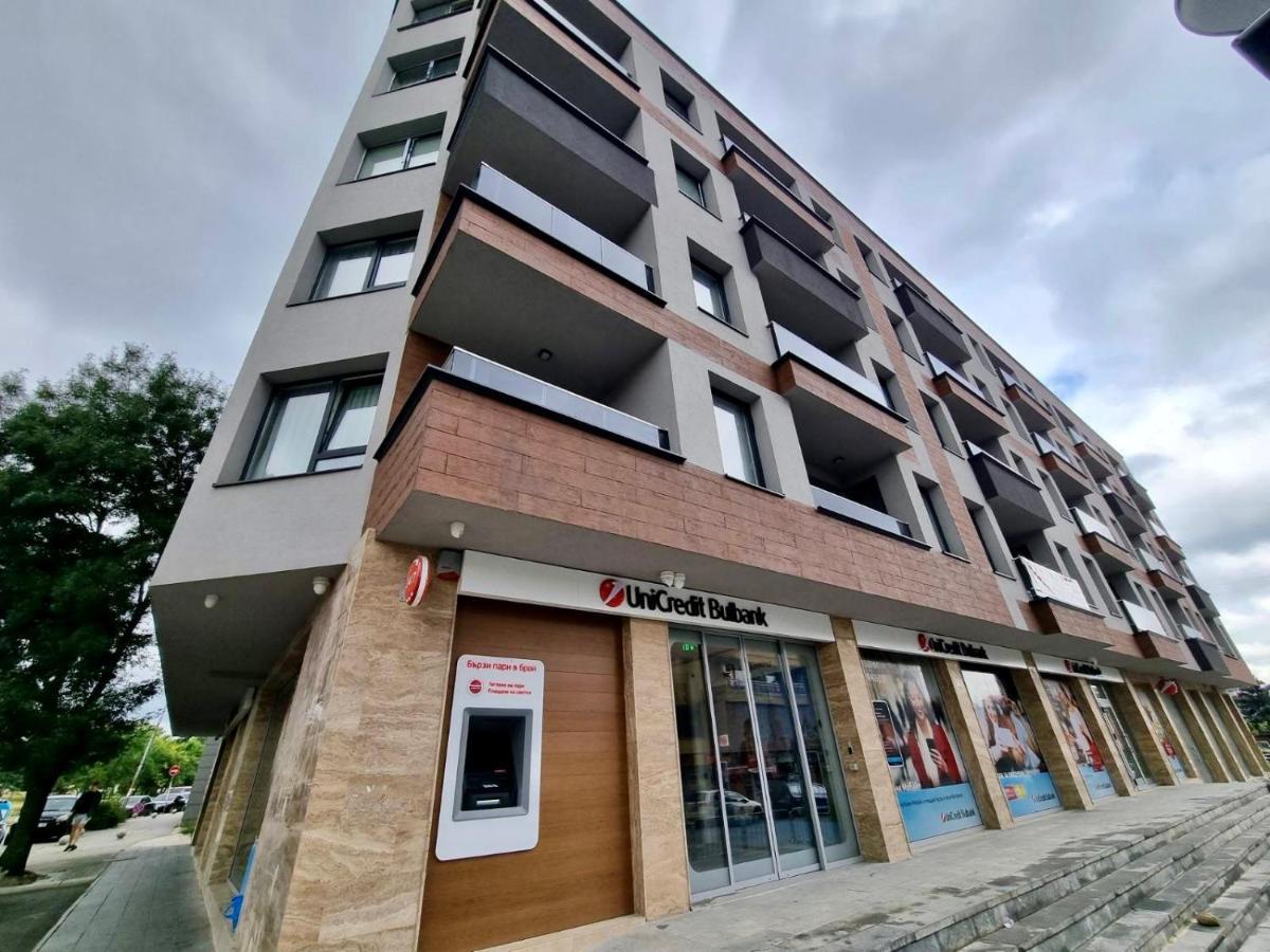 Family Apartments Sofia Bagian luar foto